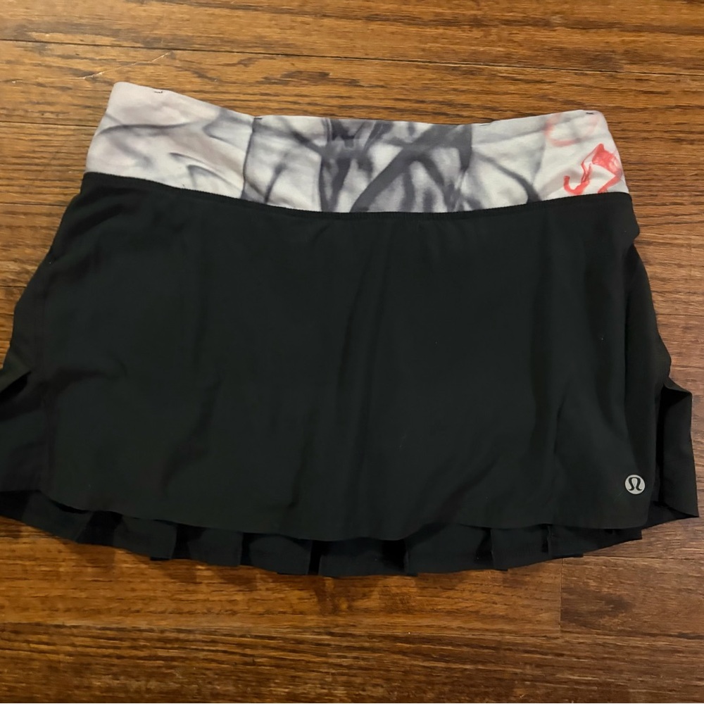 lululemon Black Skirt with Marbled Gray Waistband and Pink Logo
